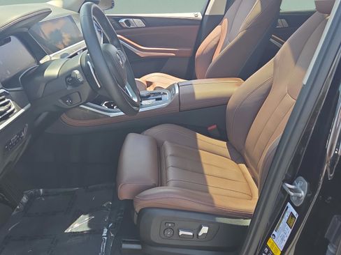 Used 2022 BMW X7 xDrive40i w/ Premium Package AWD/4WD image 9