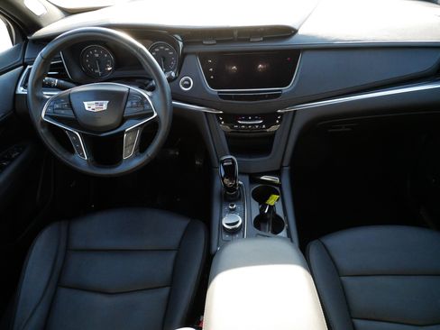 Used 2023 Cadillac XT5 Premium Luxury w/ Technology Package image 10