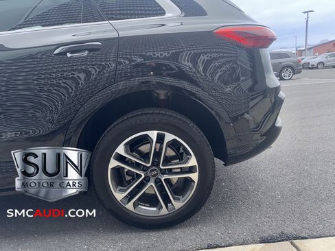 Used 2025 Audi Q5 Premium w/ Convenience Package image 22