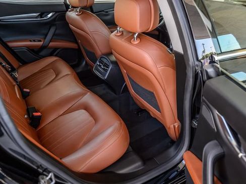 Used 2018 Maserati Ghibli RWD image 45