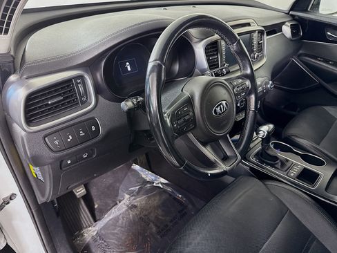 Used 2016 Kia Sorento SX image 23