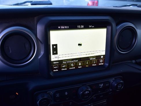 Used 2021 Jeep Wrangler Sport S image 39