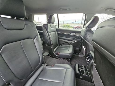 Used 2022 Jeep Grand Cherokee L Limited AWD/4WD image 25