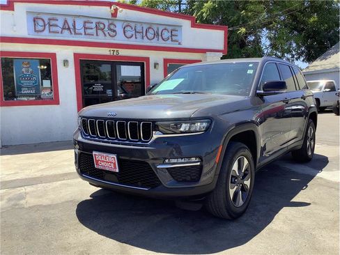 Used 2022 Jeep Grand Cherokee Limited 4xe w/ Luxury Tech Group II AWD/4WD image 2