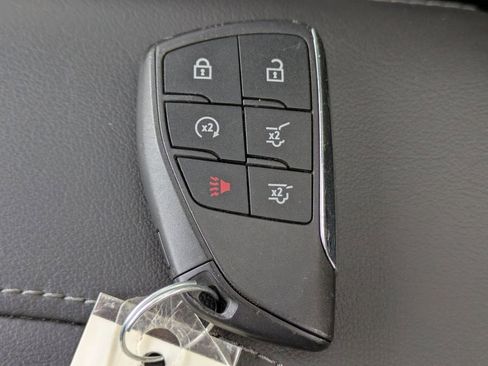 Used 2022 Chevrolet Tahoe Z71 w/ Luxury Package image 31