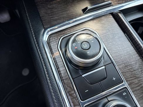 Used 2020 Ford Expedition Limited AWD/4WD image 20
