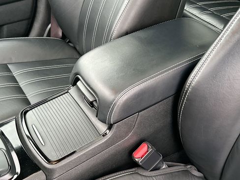 Used 2023 Chrysler 300 S image 21