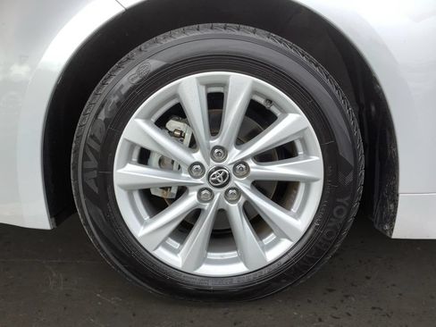 Used 2025 Toyota Corolla SE FWD image 9