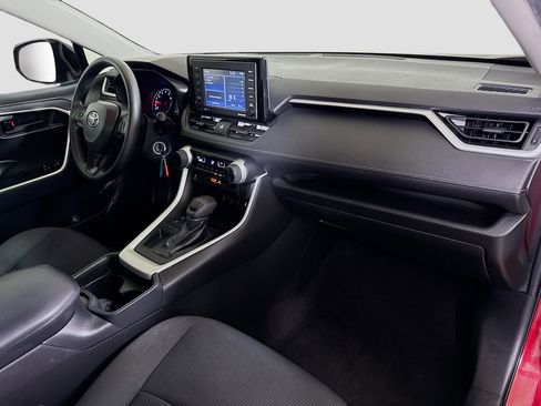 Used 2020 Toyota RAV4 LE image 29