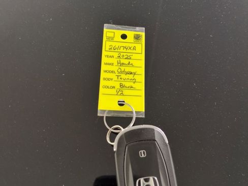 Certified 2025 Honda Odyssey Touring image 32