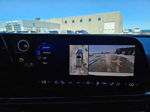 Used 2024 Chevrolet Traverse RS AWD/4WD image 15