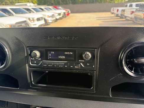 Used 2021 Mercedes-Benz Sprinter 2500 image 18