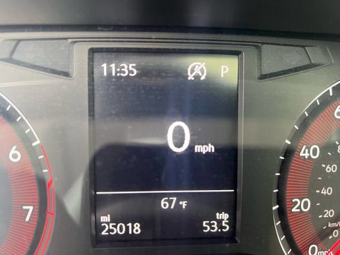 Used 2019 Volkswagen Jetta SE w/ Cold Weather Package FWD image 25