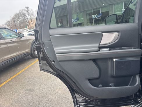 Used 2025 Ford Expedition Active image 52