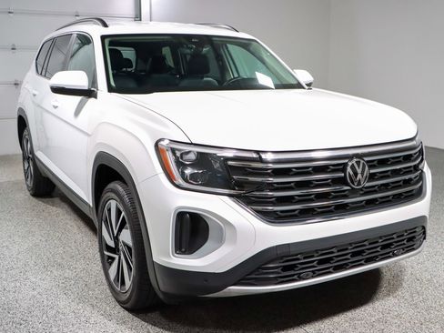 Used 2024 Volkswagen Atlas SE image 5