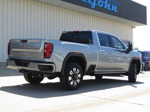 Used 2024 GMC Sierra 2500 Denali w/ Denali Reserve Package AWD/4WD image 3