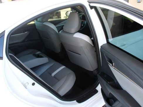 Used 2026 Toyota Camry SE FWD image 27
