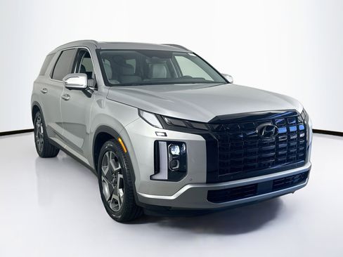 Used 2023 Hyundai Palisade SEL FWD image 3