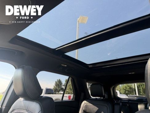 Used 2020 Ford Explorer XLT w/ Equipment Group 202A AWD/4WD image 19