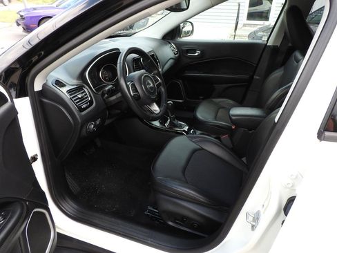 Used 2019 Jeep Compass Latitude AWD/4WD image 6