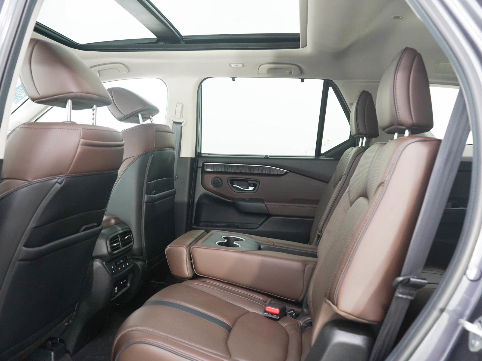 Used 2024 Honda Pilot Elite image 16