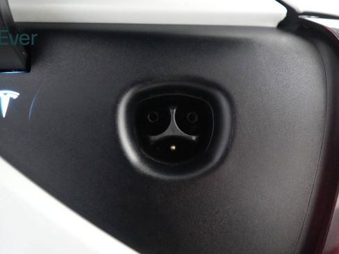 Used 2023 Tesla Model Y Long Range AWD/4WD image 10