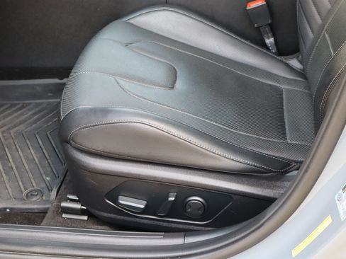 Used 2021 Hyundai Elantra Limited FWD image 14