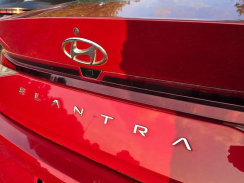 Used 2022 Hyundai Elantra SEL FWD image 10