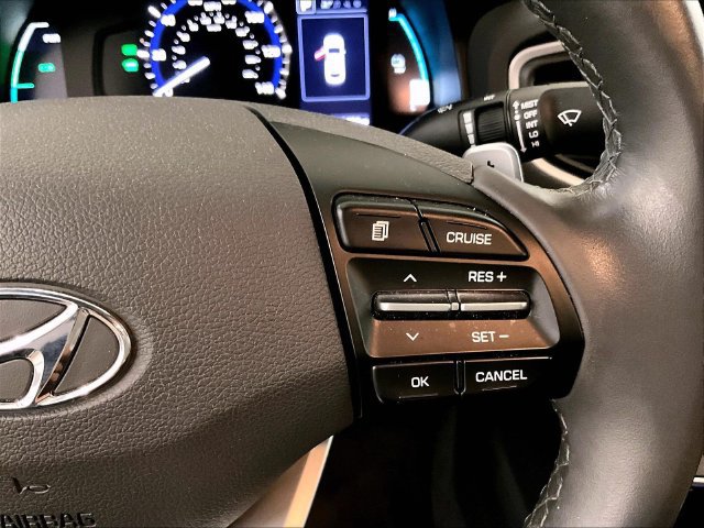 Used 2019 Hyundai Ioniq Plug-In Hybrid FWD image 18