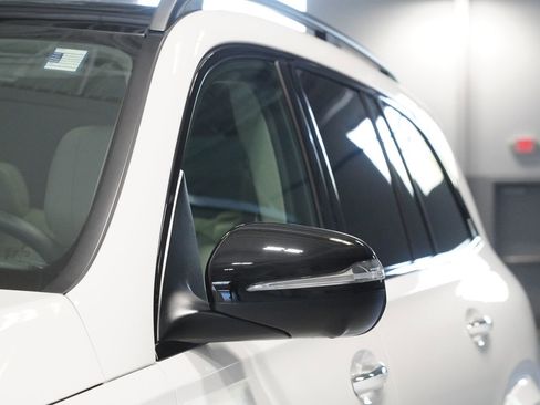 Used 2023 Mercedes-Benz GLS 580 4MATIC image 7