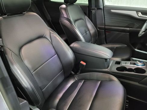 Used 2025 Ford Escape Platinum image 57