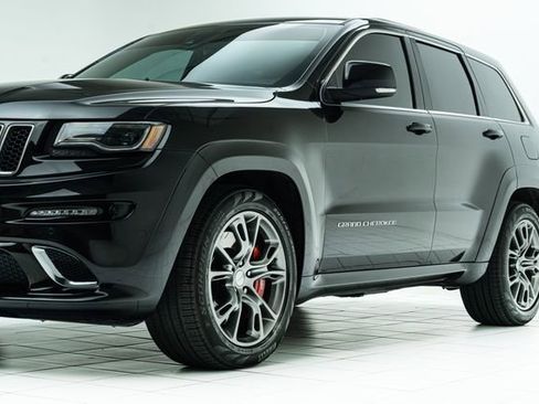 Used 2015 Jeep Grand Cherokee SRT w/ Trailer Tow Group IV AWD/4WD image 9