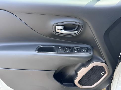 Used 2016 Jeep Renegade 75th Anniversary AWD/4WD image 27
