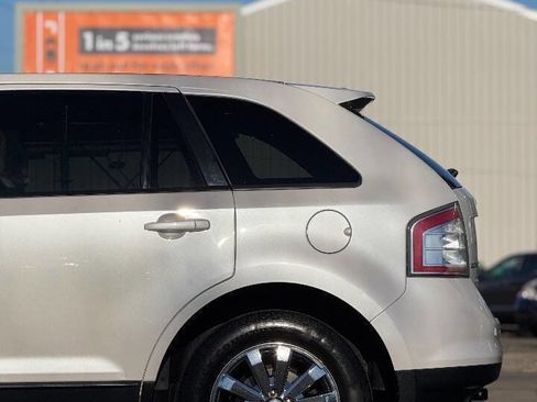 Used 2010 Ford Edge SEL image 16
