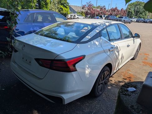 Used 2019 Nissan Altima 2.5 S FWD image 6