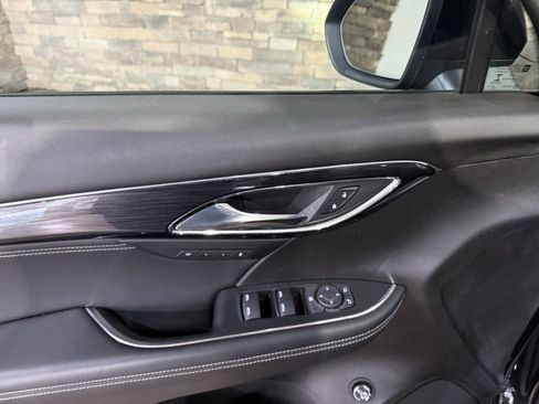 Used 2023 Buick Envision Essence w/ Sport Touring Package image 12