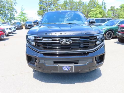 New 2026 Ford Expedition Max Platinum w/ Stealth Appearance Package AWD/4WD image 2