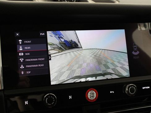 Used 2025 Porsche Macan image 17