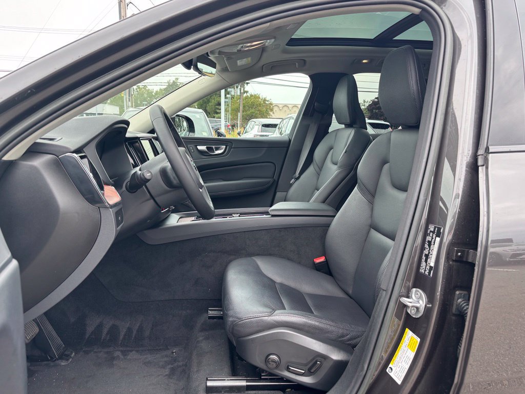 Certified 2023 Volvo XC60 B5 Plus w/ Climate Package AWD/4WD image 19
