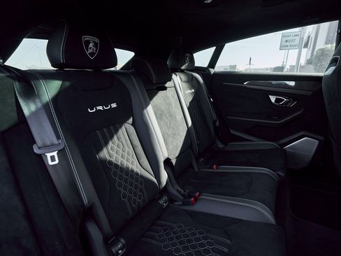 Used 2024 Lamborghini Urus Performante image 47