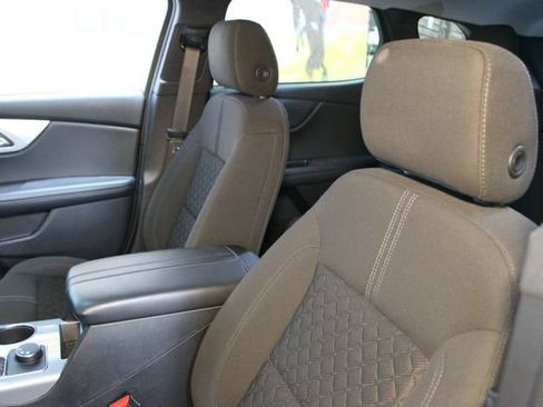Used 2020 Chevrolet Blazer LT FWD image 18