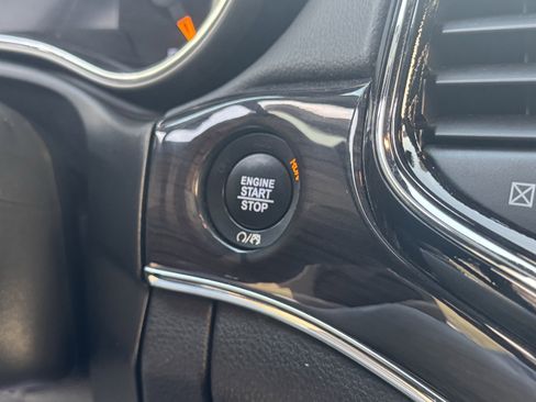 Used 2021 Jeep Grand Cherokee Overland image 28