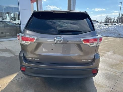 Used 2015 Toyota Highlander XLE image 6