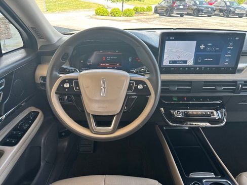 Used 2023 Lincoln Corsair AWD w/ Equipment Group 101A image 8