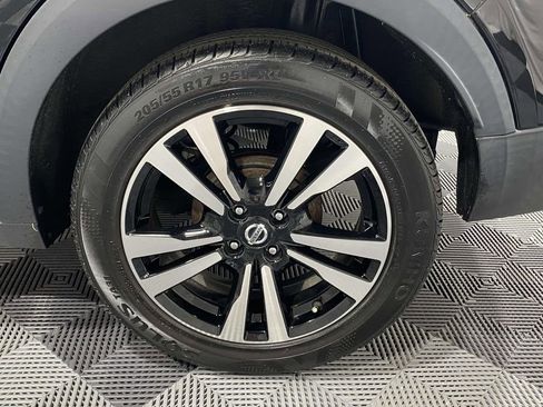 Used 2019 Nissan Kicks SV FWD image 8
