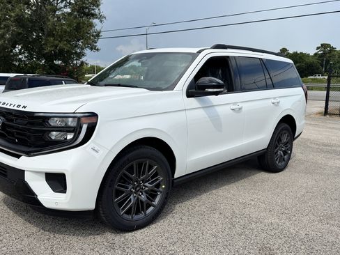 New 2027 Ford Expedition Platinum w/ Stealth Appearance Package AWD/4WD image 6