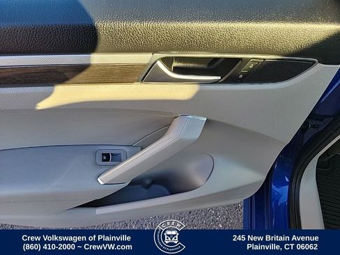 Used 2017 Volkswagen Passat 1.8T SEL Premium image 47