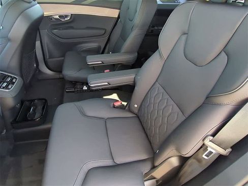 New 2026 Volvo XC90 B6 Plus image 18