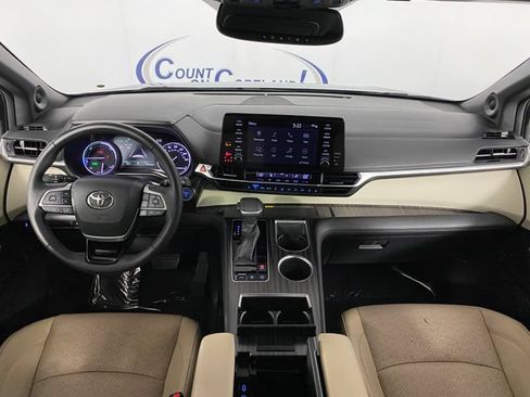 Certified 2021 Toyota Sienna Limited AWD/4WD image 15