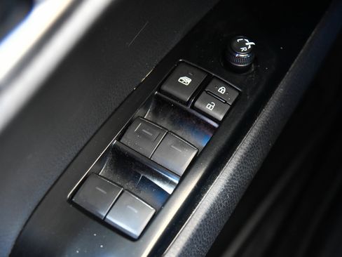 Used 2025 Toyota Camry SE FWD image 36